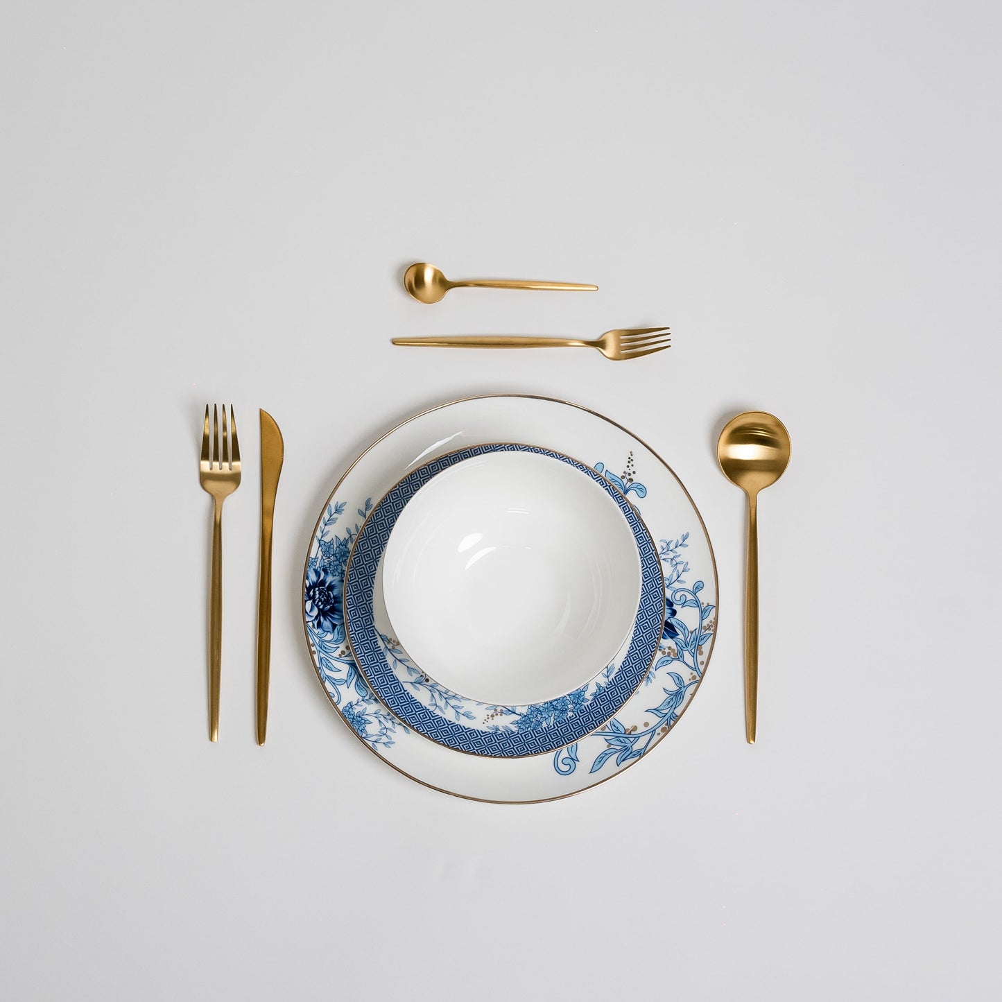 Blue Floral Ceramic Dinner Plate Set Elegant Tableware