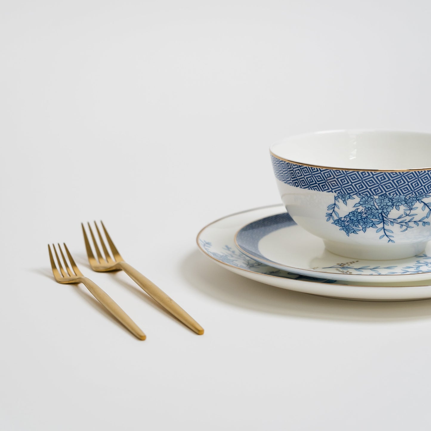 Blue Floral Ceramic Dinner Plate Set Elegant Tableware