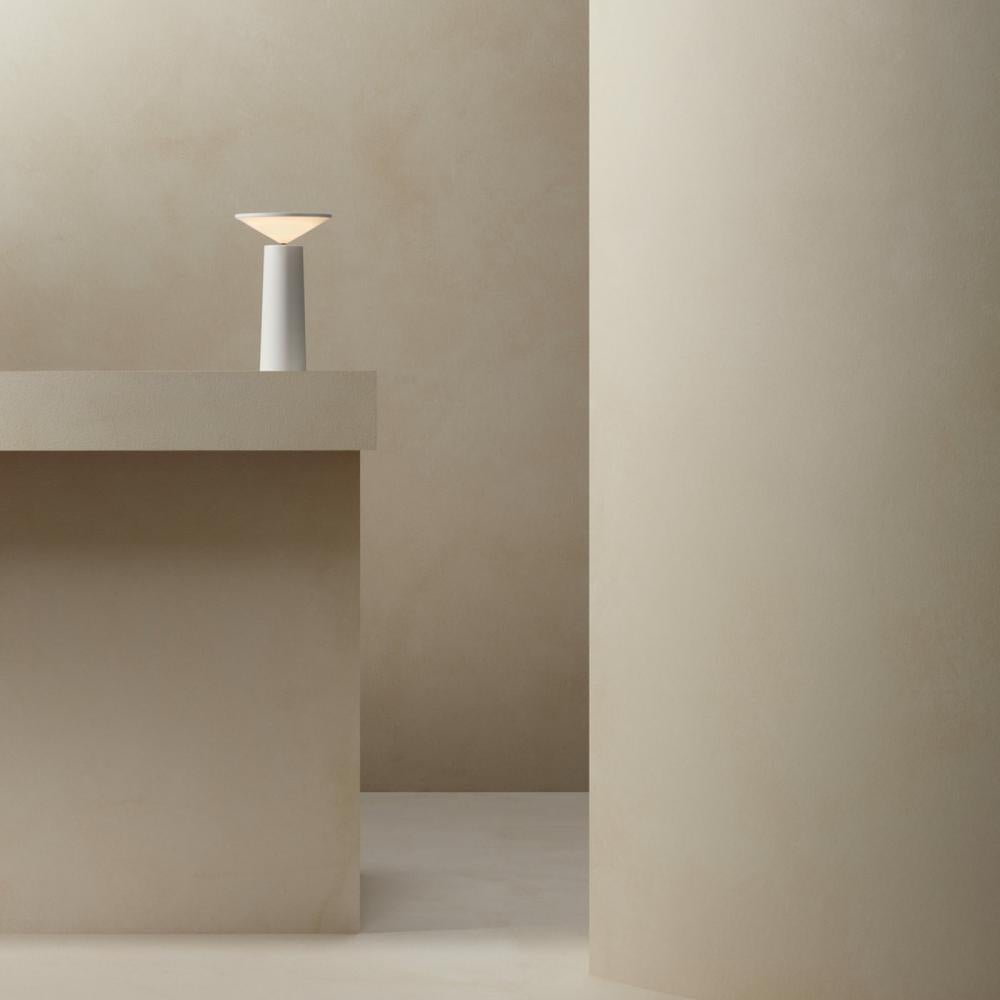 Dimmable LED Table Lamp Modern Rechargeable Desk Lighting
