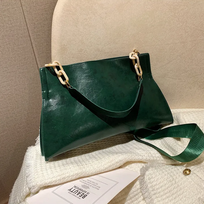 Felice Leather Shoulder Bag – Stylish Crossbody & Chic Chain Accent