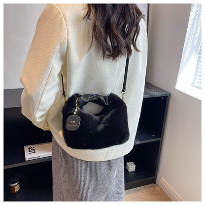 Fluffy Handbag Soft Plush Trendy Tote for Everyday Use