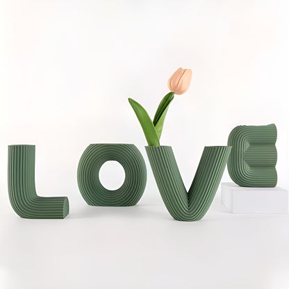 Love Figurine Set Modern Decorative Shelf Ornaments