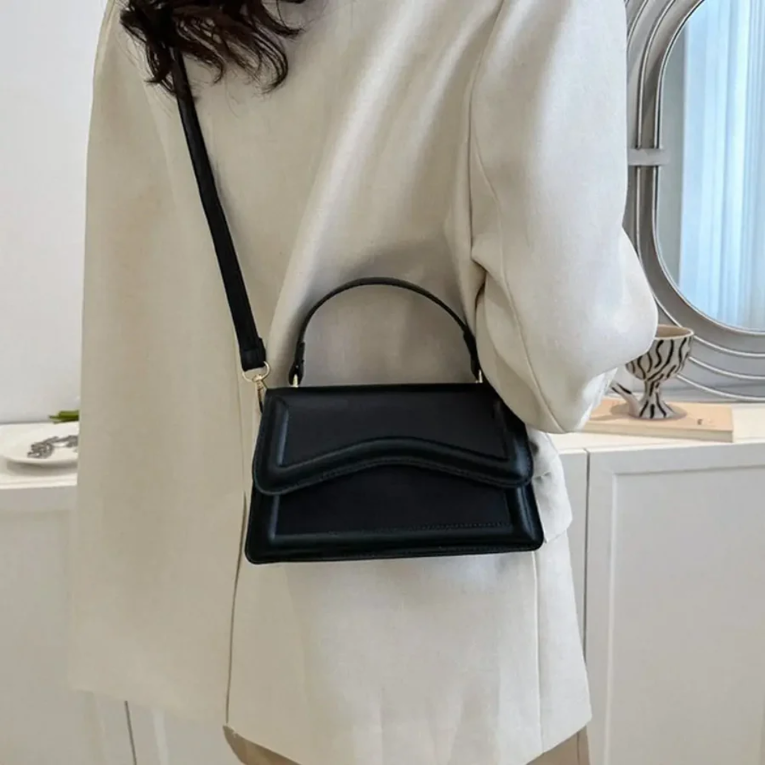 Luxury Leather Shoulder Bag Elegant Women's Handbag for Everyday Use