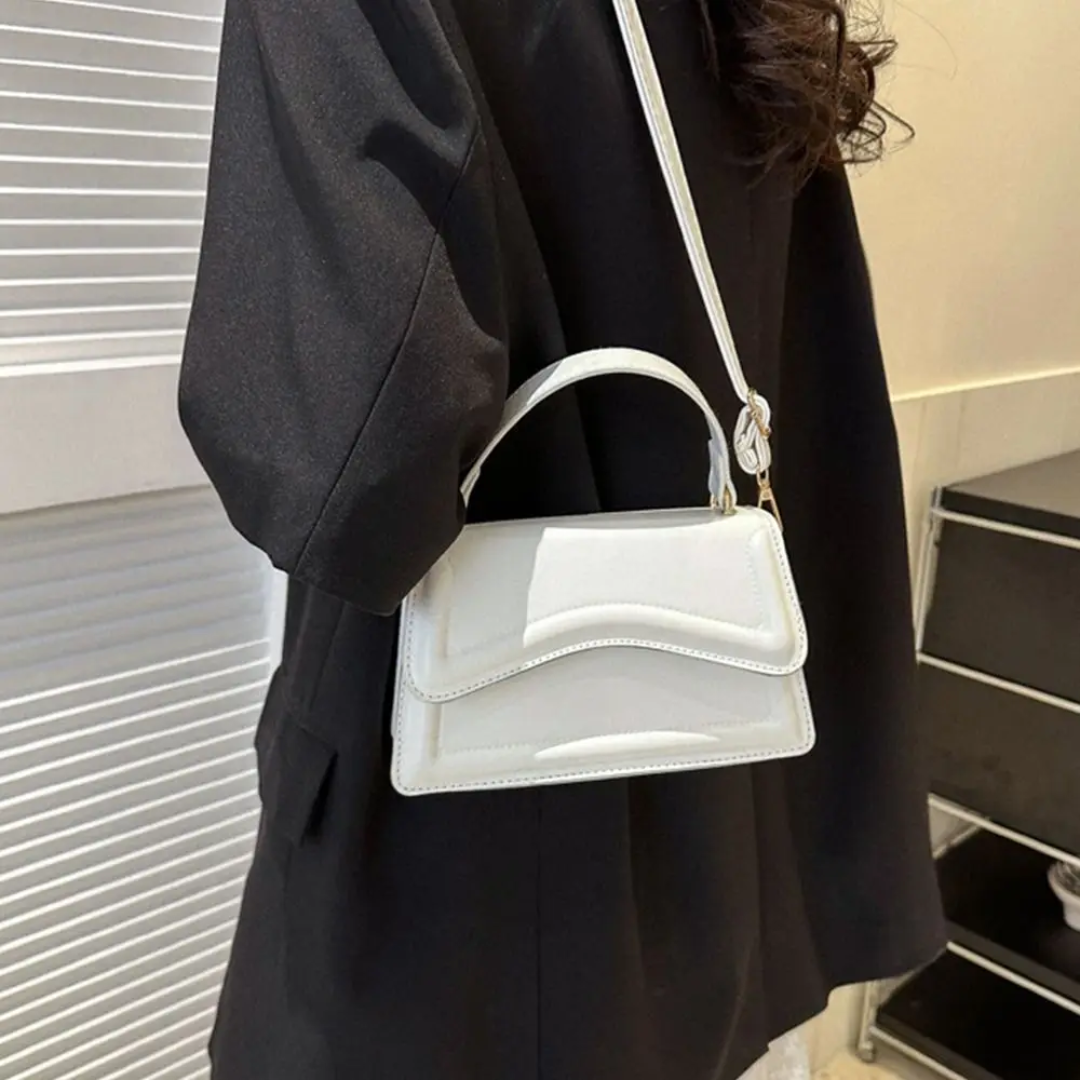 Luxury Leather Shoulder Bag Elegant Women's Handbag for Everyday Use