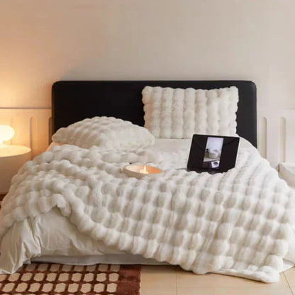 Luxury Soft Faux Fur Blanket Plush Cozy Throw for Sofa Bed and Home