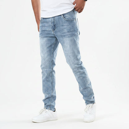 Men's Casual Denim Jeans with Functional Pockets Regular Everyday Fit