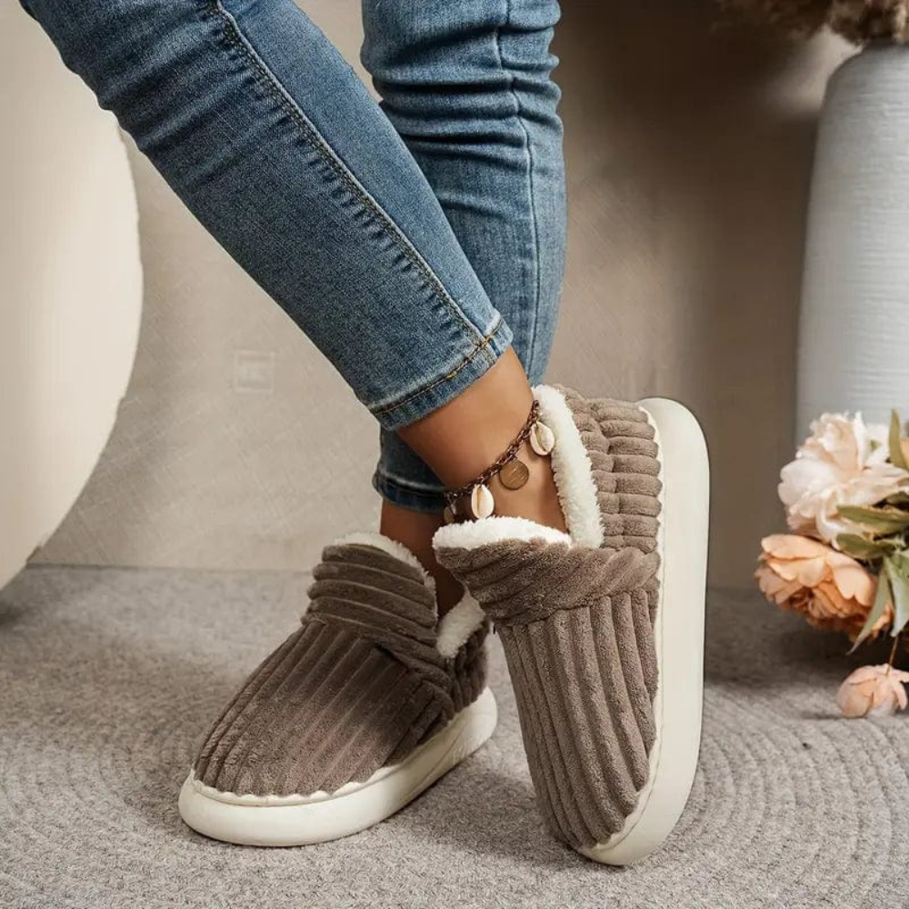 Men's Outdoor Plush Slippers Slip On Casual Footwear