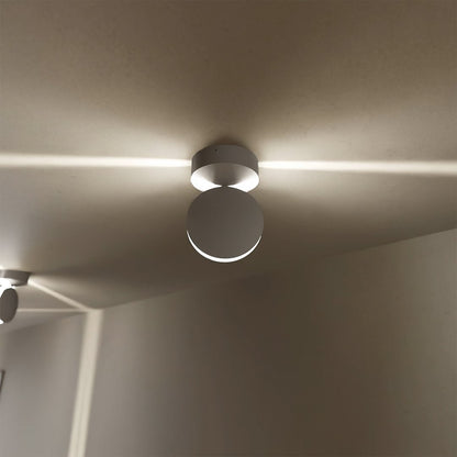 Moderne plafondspot met 360 graden verstelbare binnenverlichting