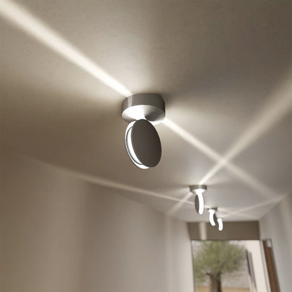 Moderne plafondspot met 360 graden verstelbare binnenverlichting