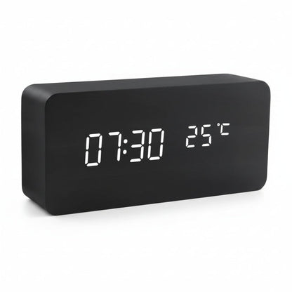Moderne digitale wekker met led-display, drie alarmen en temperatuurweergave Productbeschrijving: