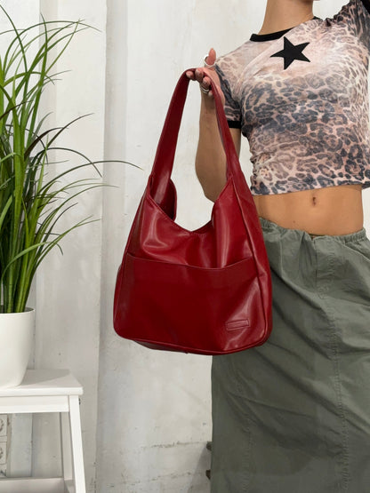 Modern Shoulder Bag with Magnetic Closure and Adjustable Strap for Everyday Use
