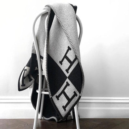 Oversized Cashmere Blend Throw Blanket Soft Plush Home Blanket