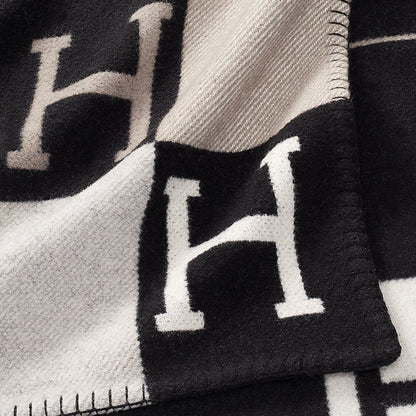 Oversized Cashmere Blend Throw Blanket Soft Plush Home Blanket