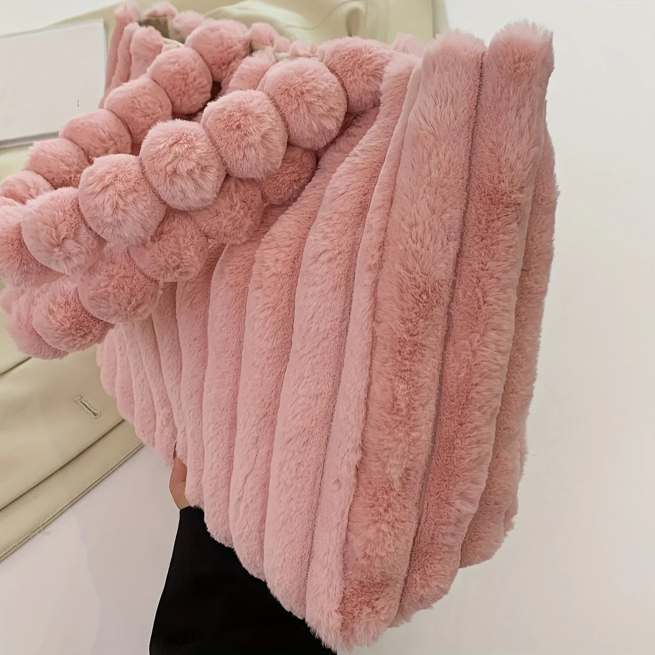 Plush Puffy Shoulder Bag Womens Large Capacity Soft Casual Everyday Handbag