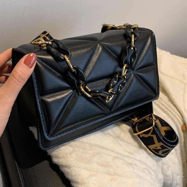 Quilted Crossbody Handbag Chain Strap Womens Fashion Shoulder Bag