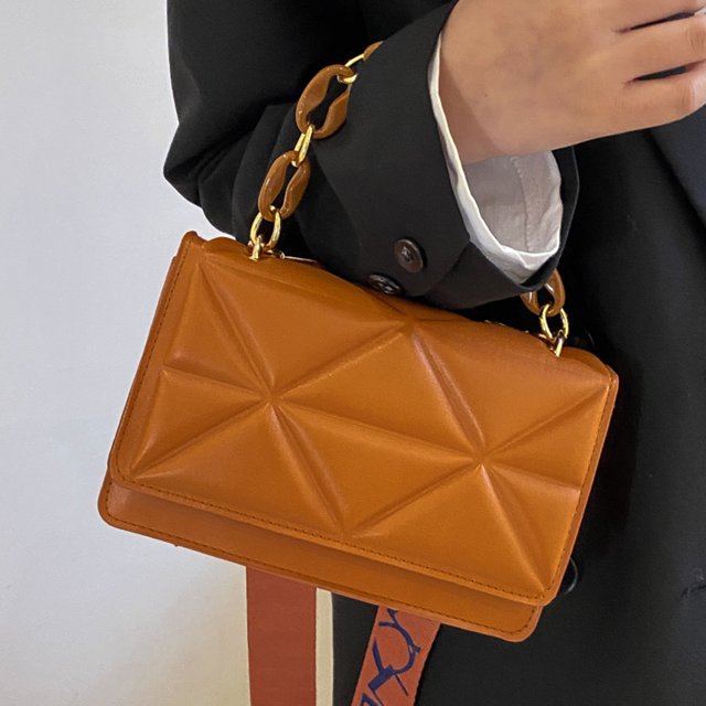 Quilted Crossbody Handbag Chain Strap Womens Fashion Shoulder Bag