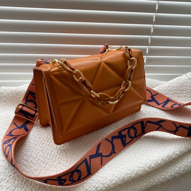 Quilted Crossbody Handbag Chain Strap Womens Fashion Shoulder Bag
