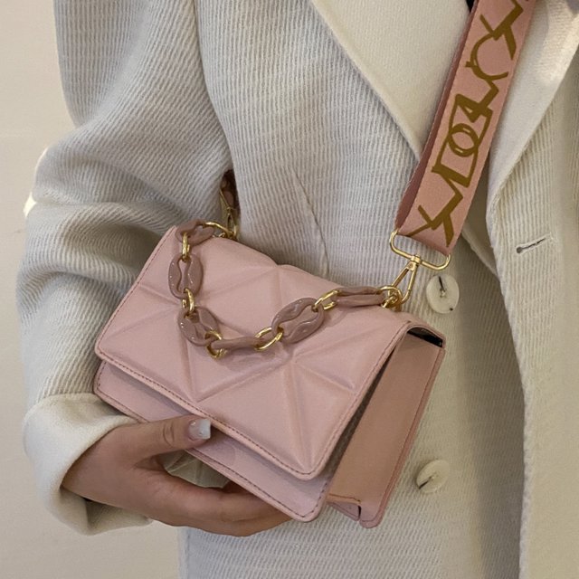 Quilted Crossbody Handbag Chain Strap Womens Fashion Shoulder Bag