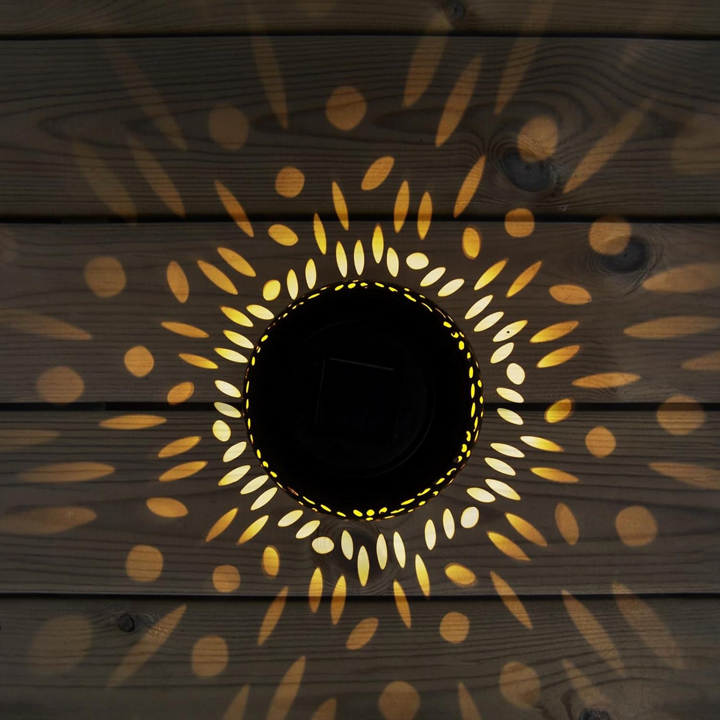Solar Garden Pattern Light Outdoor Metal Decorative Lamp